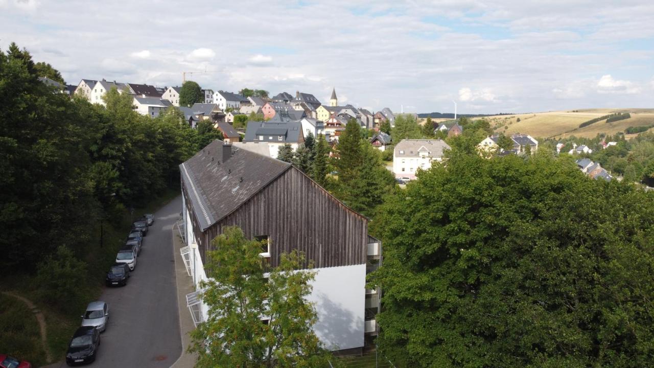 Ferienwohnungen Zauberberg, Schneehase & Glitzerhirsch Oberwiesenthal Exterior photo